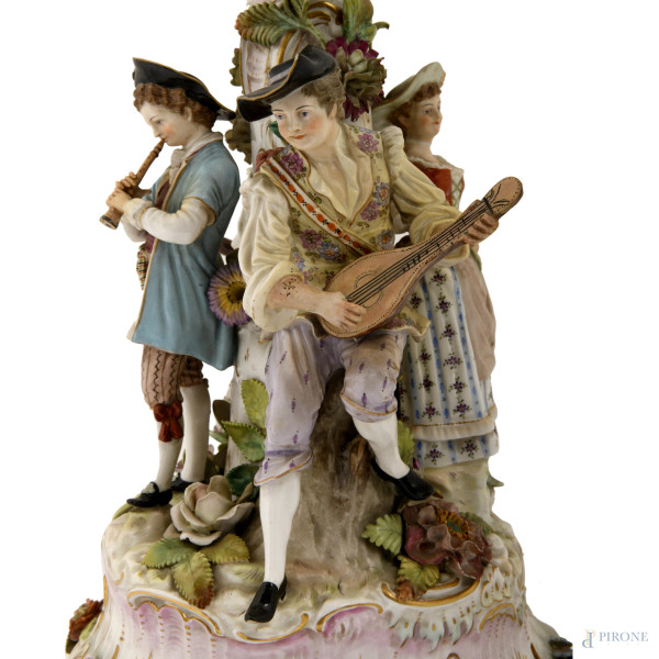 Vaso da frutta in porcellana policroma, Germania, Carl Thiene, XIX-XX secolo, marchio sotto la ba...