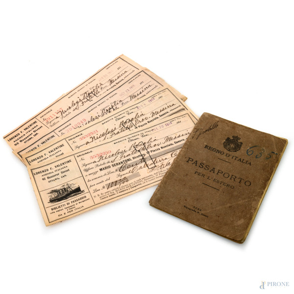Lotto composto da Passaporto per l'Estero rilasciato dal Regno d'Italia e 4 biglietti di passaggio timbrati tra il 1914 e il 1916, (segni di usura, difetti, tracce di umidità, piegature)