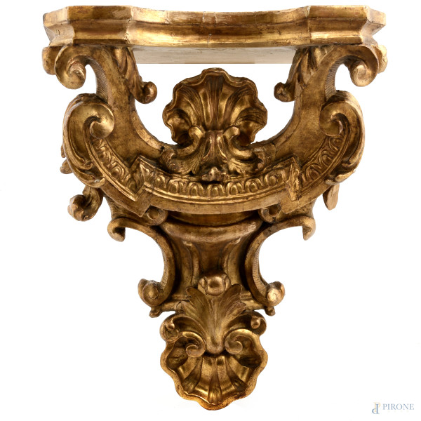 Mensola in legno intagliato e dorato, XIX-XX secolo, cm 47x39x22, (segni di usura, difetti, rotture)