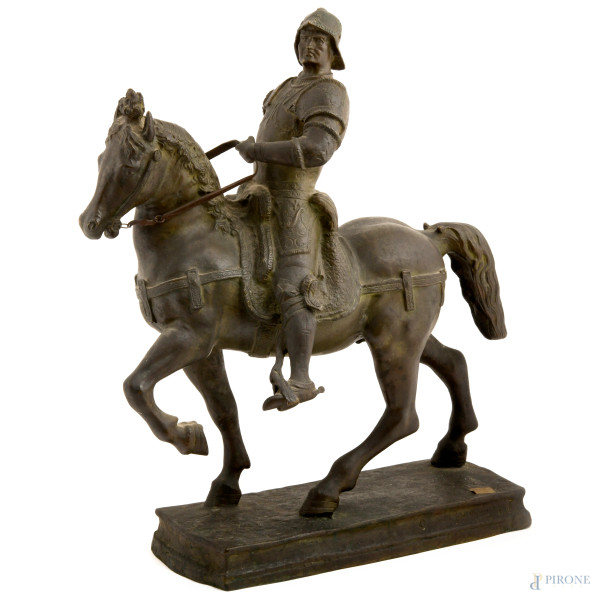 Scultura equestre in bronzo raffigurante Bartolomeo Colleoni, cm 60x50x27, inizi del XX secolo is...