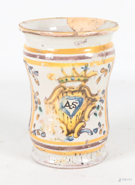 Albarello da farmacia in maiolica con decorazioni policrome di stemma araldico, XIX secolo, cm 14x10, (segni di usura, difetti, cadute di smalto, rotture, restauri)