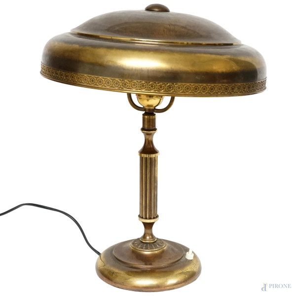 Lampada da tavolo in ottone anni '40, altezza cm 46