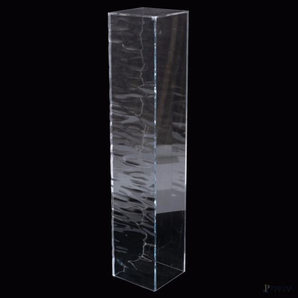 Colonna in plexiglass, XX secolo, cm 101x20x20, (segni di usura, graffi)