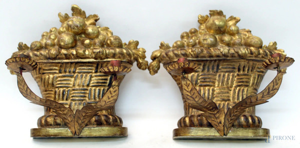 Coppia appliques in legno dorato ed intagliato, H 23 cm, XIX sec.