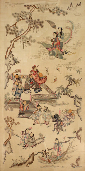 Pannello in seta ricamata, raffigurante figure, Cina XX sec., cm. 190x92, entro cornice.