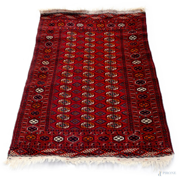 Tappeto, XX secolo, cm 201x133, (segni di usura)