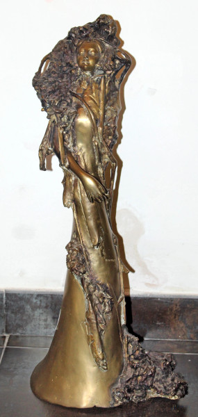 Dup Darie, Donna, scultura in bronzo, h. cm 65.