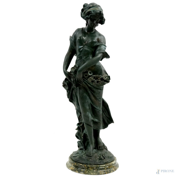 Allegoria della Primavera, scultura in resina dipinta, base in marmo, XX secolo, h cm 62,5