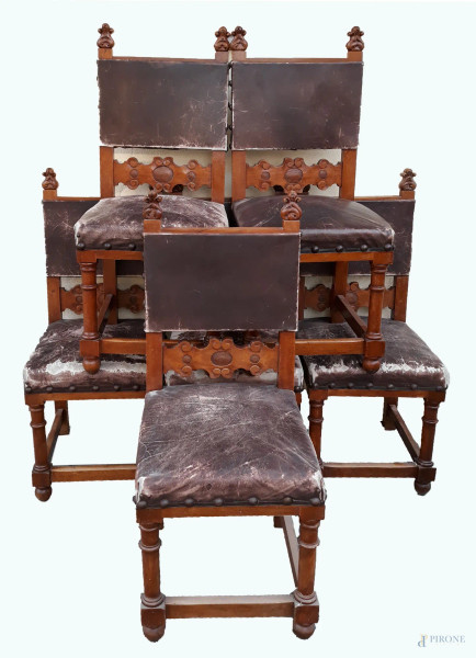 Lotto composto da sei sedie in noce con sedile e dorsale in pelle, stile rinascimento fine XIX sec.