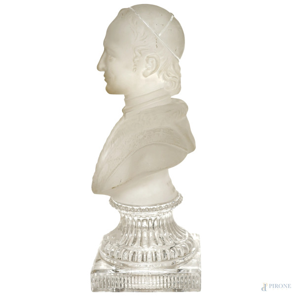 Scultura in cristallo Baccarat, Francia, XX secolo, raffigurante il busto di papa Leone XIII, alt...
