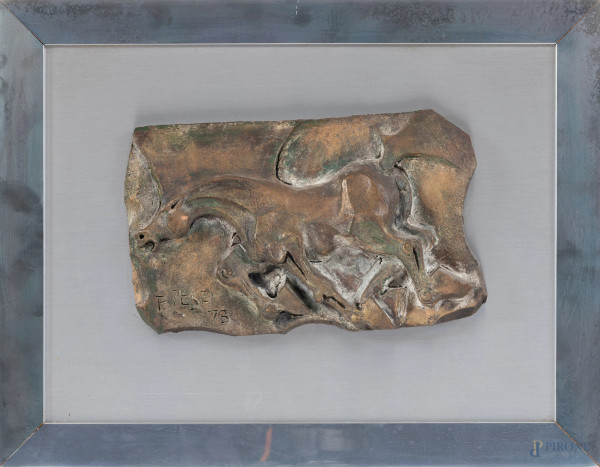 Cavallo, rilievo in terracotta tinta a bronzo, cm 16x26, firmato e datato 