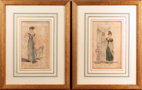 Coppia di stampe inglesi dell&#39;800 raffiguranti donne in costume, cm. 22,5x13,5, entro cornici.