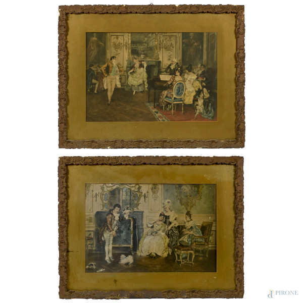 Coppia di stampe a colori raffiguranti scene cortesi in interni, XX secolo, cm 48,5x64,5 compreso passepartout, entro cornice (difetti, gore, umidità)