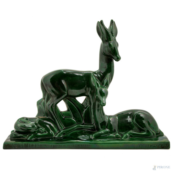 Charles Lemanceau (1905-1980), Gruppo in ceramica invetriata nei toni del verde raffigurante antilopi, XX secolo, cm 45x56,5x14, firmato in basso, (segni di usura, abrasioni, graffi, fessurazioni)