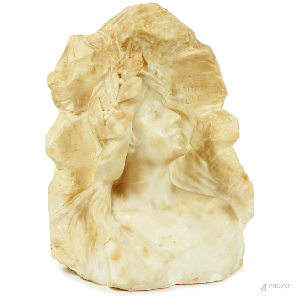 Beatrice, scultura in marmo, XX secolo, firmata, altezza cm 35, (difetti)