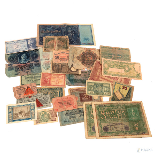 Lotto di banconote, (segni di usura, strappi, piegature)