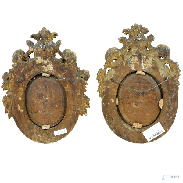 Scuola napoletana del XVII-XVIII secolo, coppia di vedute marine con capricci architettonici e fi...