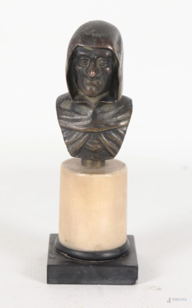 Girolamo Savonarola, XIX-XX secolo, busto in bronzo su base in marmo, altezza cm 9; altezza con base con 13