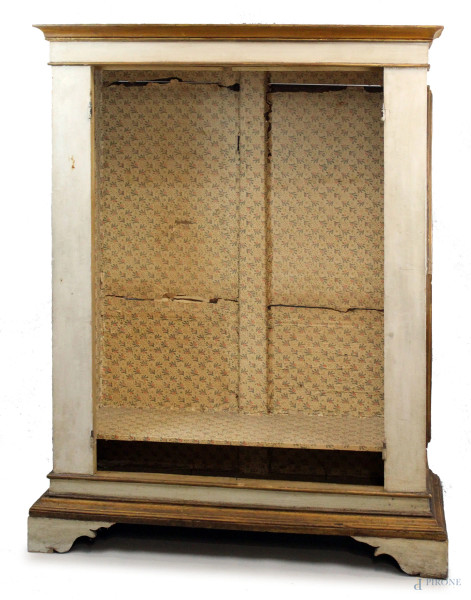 Armadietto in legno laccato con particolari dorati, piedi a mensola, inizi XX secolo, cm h 171x126x50, (mancanti sportelli).