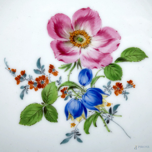 Servizio da dolce in porcellana Meissen composto da piatto portatorta e sei piattini, XX secolo, ...