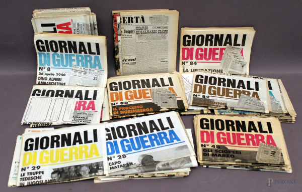 Lotto composto da copie di giornali di guerra in cinque cartelle.