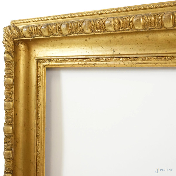 Cornice in legno e pastiglia dorata, XIX secolo, ingombro cm 95x116, battuta cm 73,5x93, (difetti...