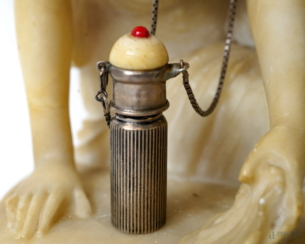 Scultura in alabastro raffigurante Venere con base in marmo, XX secolo, cm 25x20x12, (difetti all...