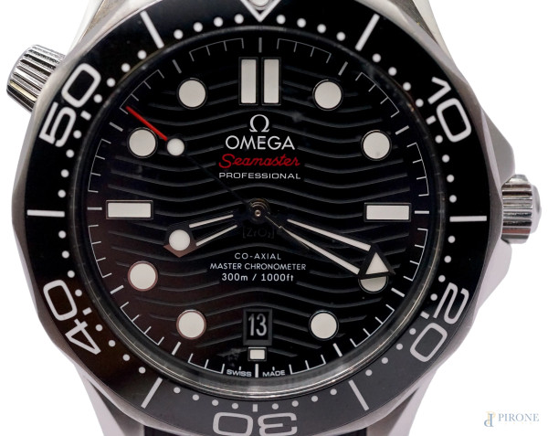 Omega, orologio da polso da uomo, un cinturino nero in silicone ed uno di ricambio in acciaio, co...