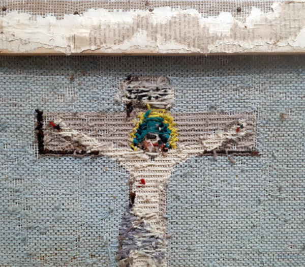 Crocifisso, antico ricamo a tombolo, cm 47x42