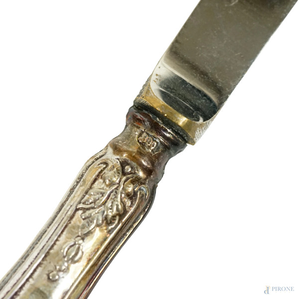 Lotto composto da tre servizi di posate da frutta Solingen con prese in argento, XX secolo, numer...