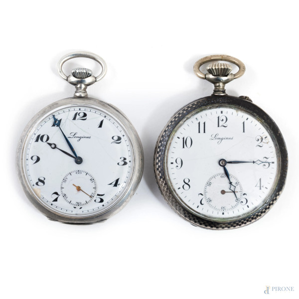 Lotto di due orologi Longines con cassa in argento, XX secolo, diametro massimo cassa cm 5,5, (segni di usura, da revisionare)