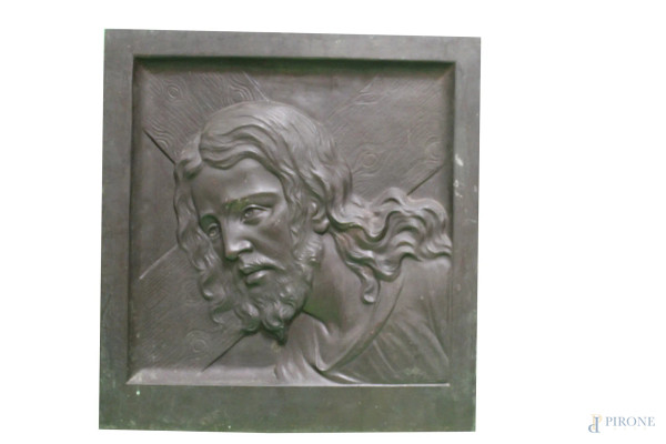 Placca in bronzo raffigurante il volto di cristo firmato cm.48x50