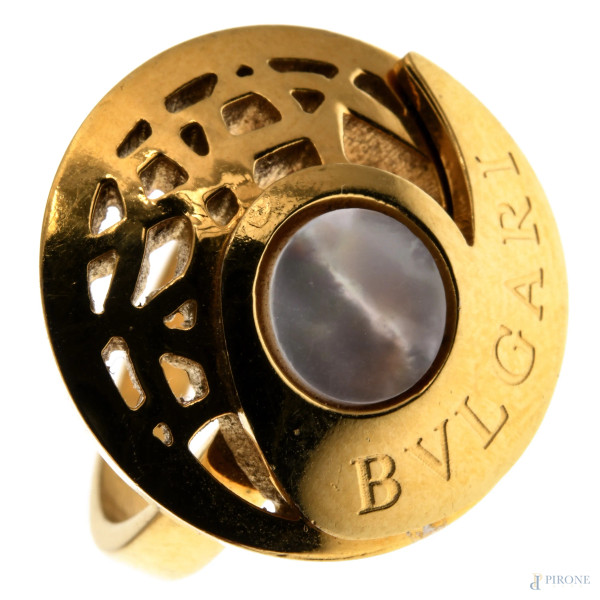 Anello in oro, misura 10, peso lordo gr 7 (segni di usura, graffi)