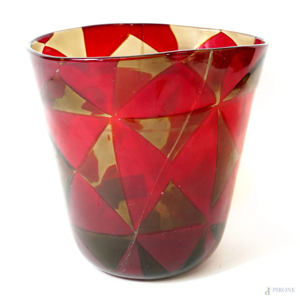 Ercole Barovier (1889-1972) Barovier & Toso, Murano, anni '60, vaso in vetro di Murano di colore rosso/talpa, firmato a graffio sotto la base, cm 25x26x19 (rotture)