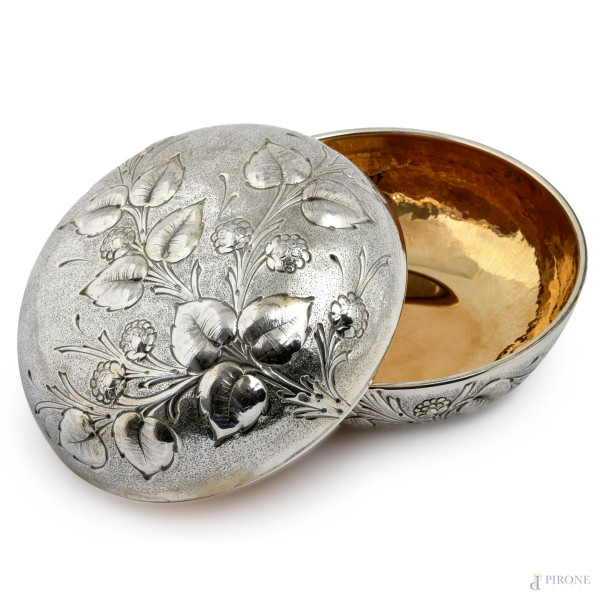 Lotto composto da porta bon-bon e centrotavola in argento 800/000 e interno vermeil, misure massi...