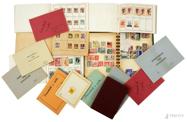Lotto di sedici piccoli album contenenti vari francobolli da collezione.