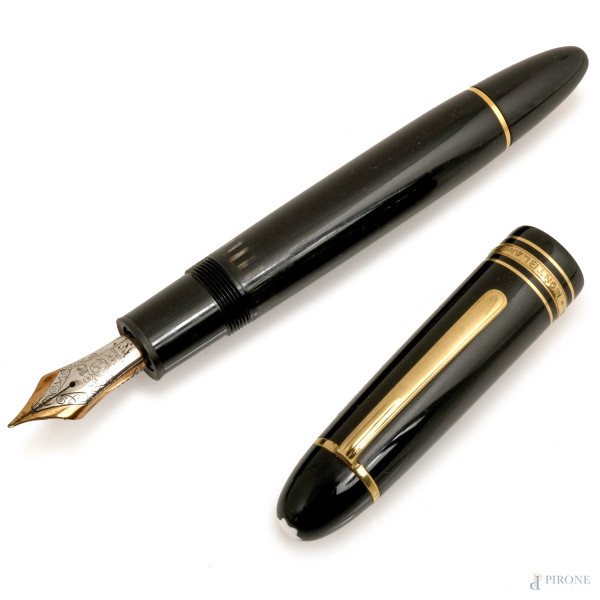 Penna stilografica Montblanc Meisterstück n.149, con corpo e cappuccio in resina nera, pennino in oro 18Kt, lunghezza cm 14,5, (difetti, da revisionare)