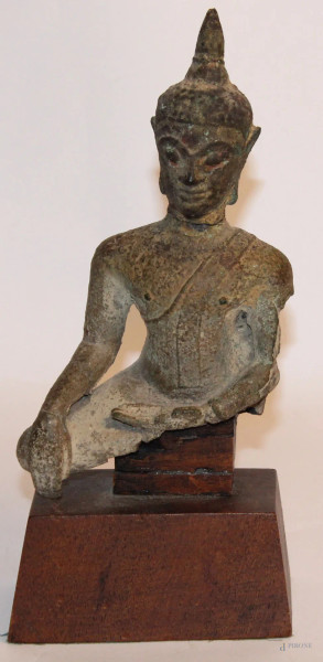 Budda, antica scultura in bronzo, h 17 cm.(difetti)