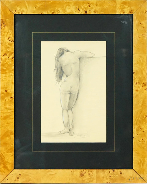 Nudo di donna, tecnica mista su carta, cm 28x18, firmato, entro cornice in radica.