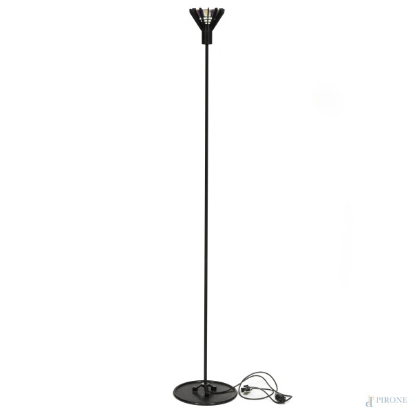 Lampada da terra  mod. Solitaire prod. Tronconi, anni Ottanta, altezza cm 187,5, (segni di usura, difetti, da revisionare)
