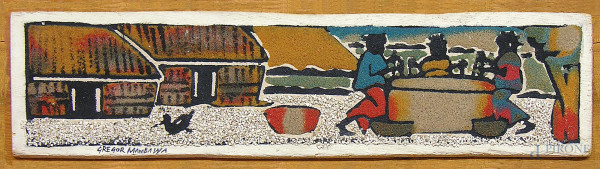 Gregor Mambawa (XX sec.), Contadine in villaggio africano, arte africana, colori naturali e sabbia su legno, cm. 33x8, firmato, anni &#39;60.