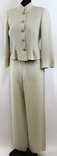 Armani Collezioni, completo da donna beige,  composto da una giacca ed un pantalone palazzo,  taglia IT 42, (segni di utilizzo).