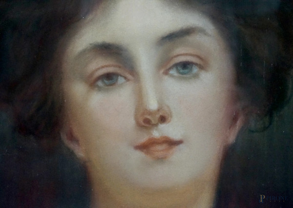 Coppia di importanti cornici in legno dorato del XIX secolo, con due pastelli ad assetto ovale ra...