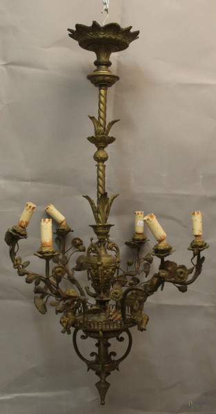 Lampadario in bronzo con decori a fiori e putti a rilievo, H 95 cm, primi &#39;900..