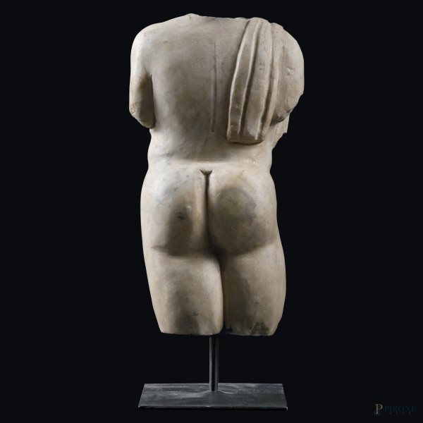 Torso maschile, scultura in marmo su base in metallo, XIX-XX secolo, altezza cm 32