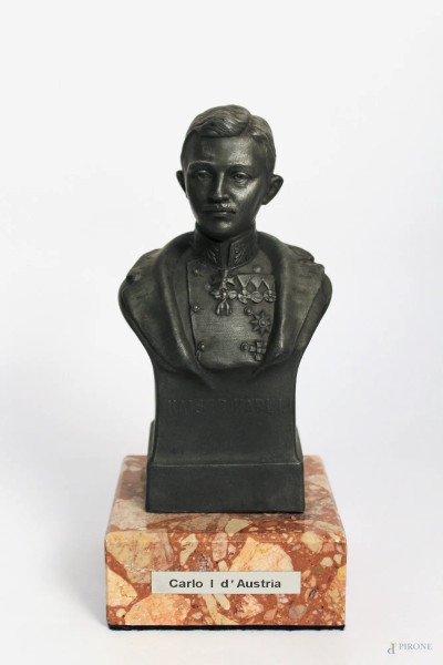 Carlo I d&#39;Austria, busto in metallo con base in marmo, H 21 cm.