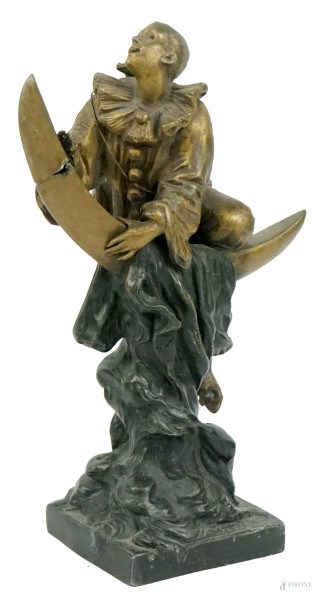 Pierrot su mezzaluna, scultura in bronzo, cm h 25, firmata A.Sorelay, (difetti e restauri).