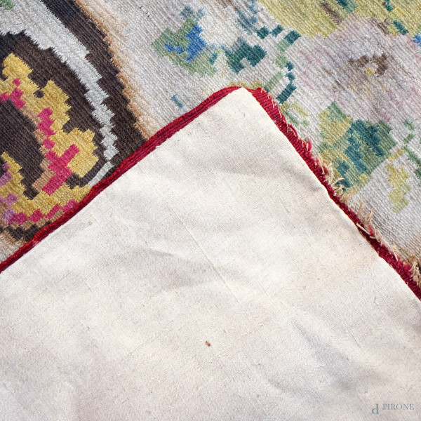 Tappeto Abousson, cm 343x333, (difetti, parti consunte)