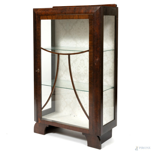Vetrina in legno impiallacciato con anta vetrata e ripiani in vetro, XX secolo, cm 119x71x30,5, (segni di usura, scalfiture, difetti, graffi)