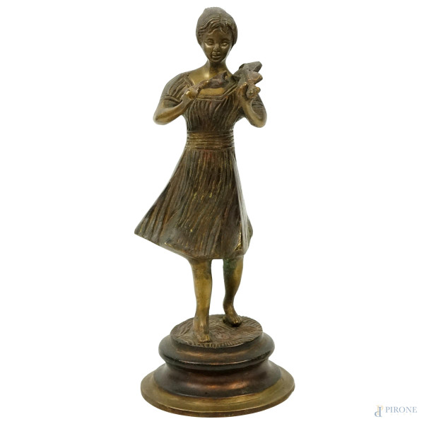 Violinista, scultura in metallo brunito, cm h 25, inizi XX secolo, (difetti).